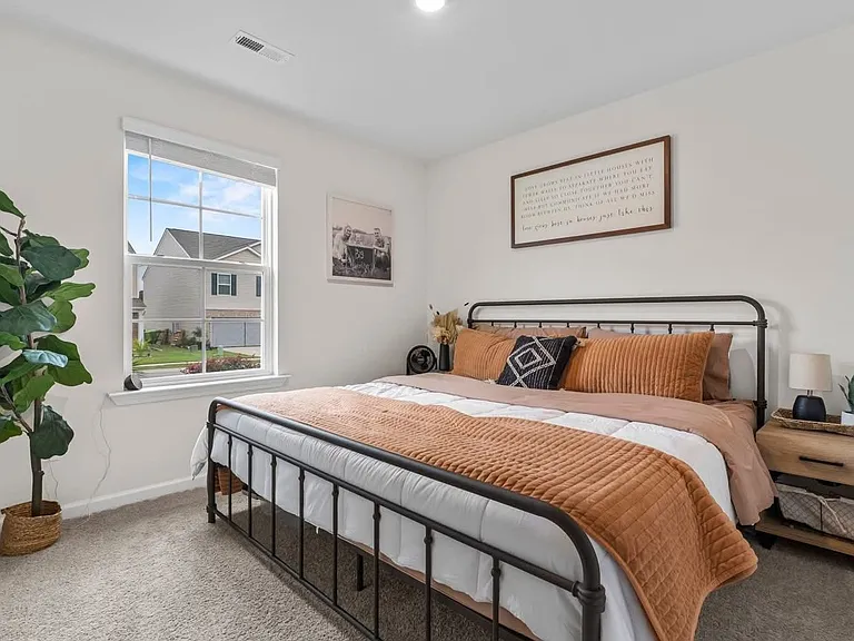 1098 Belmont Green Rd — Photo 5
