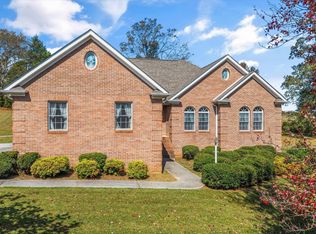 110 Crestway Dr, Sweetwater, TN 37874