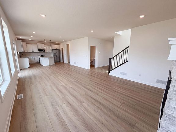 3rd image of 8239 Large Ave NE
