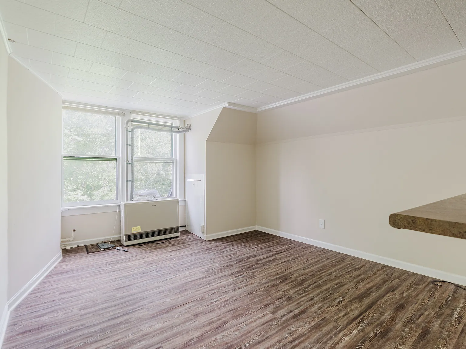 273 Paddock St — Photo 4
