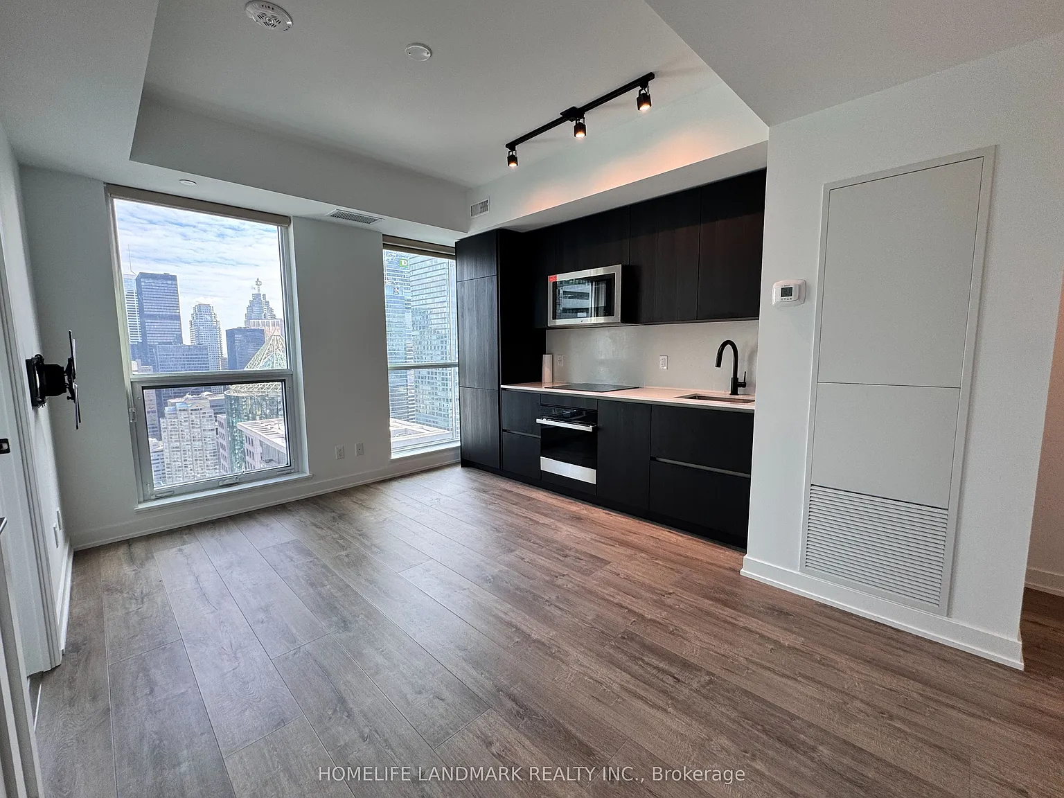1 bed, $2,300 — Photo 2