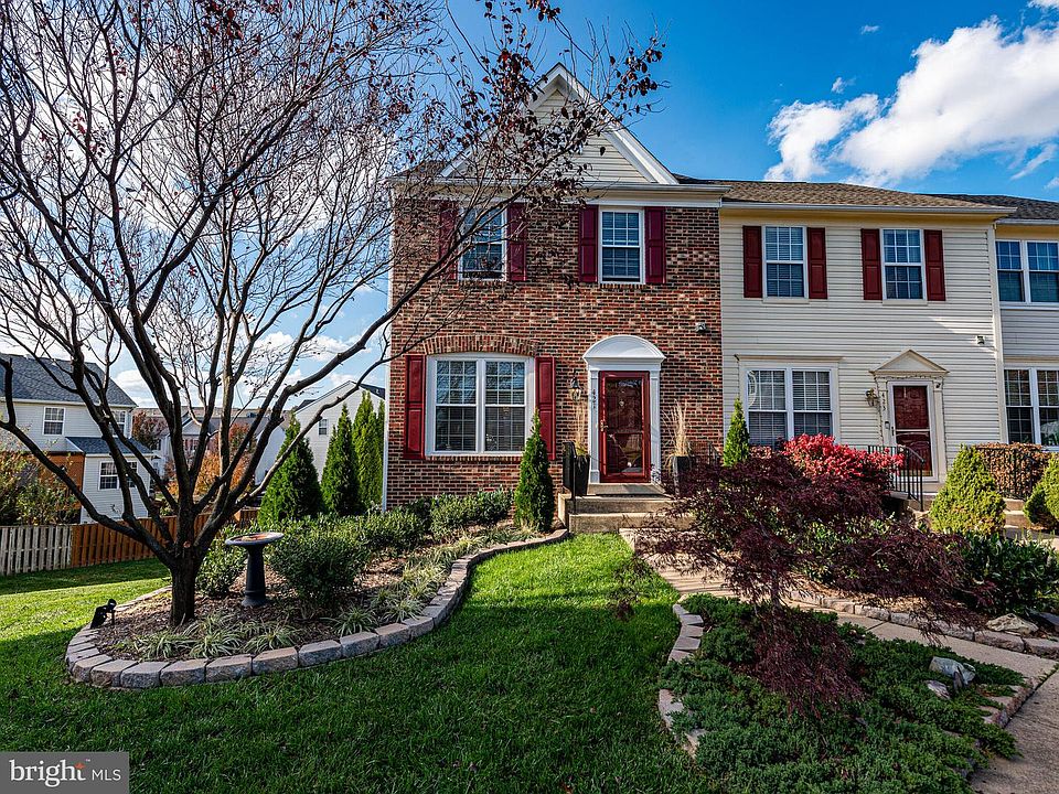 1st image of 421 Silverbell Ter NE