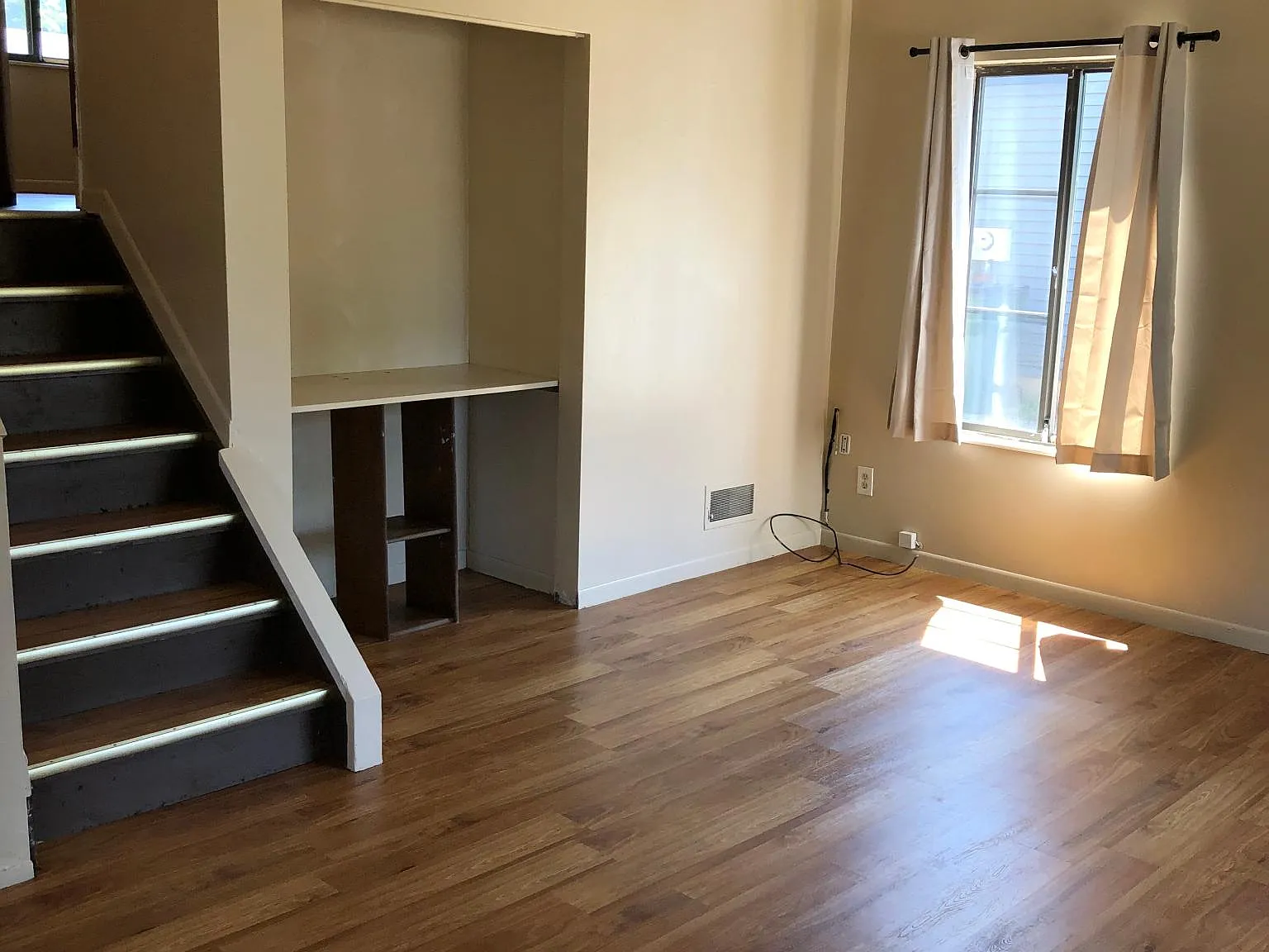 6 bed, $5,100 — Photo 2