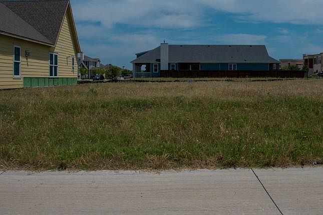 2nd image of 8832 Vermillion St Lot 9