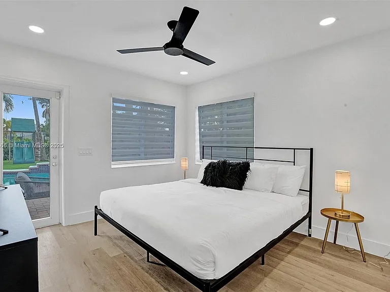 725 Harrison St — Photo 31