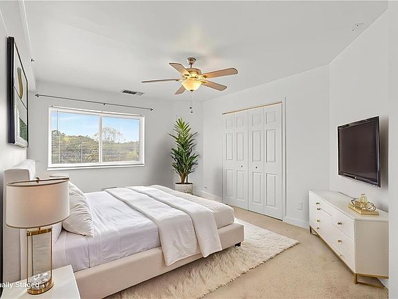5th image of 1501 Clairmont Rd APT 827