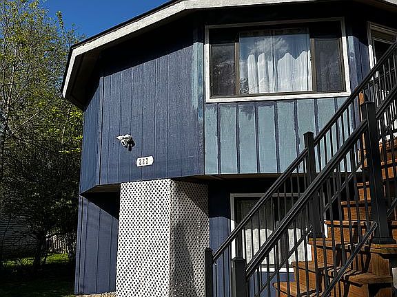 4th image of 222 Fremont Ave