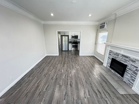 4th image of 244 S Alexandria Ave APT B