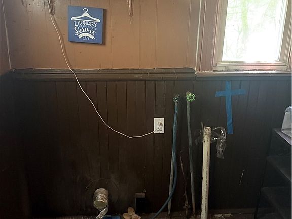 5th image of 30 Stowe St