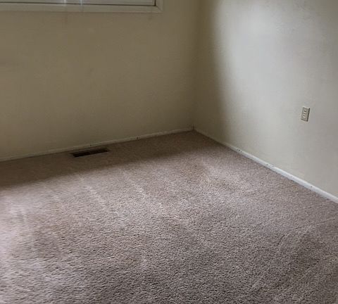5th image of 462 N Rocky River Dr