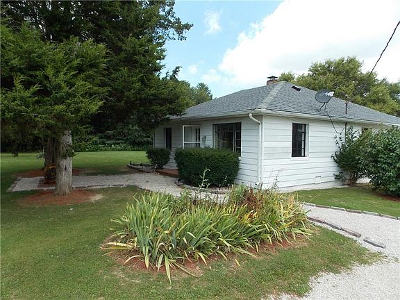 3rd image of 1667 S County Road 150 E