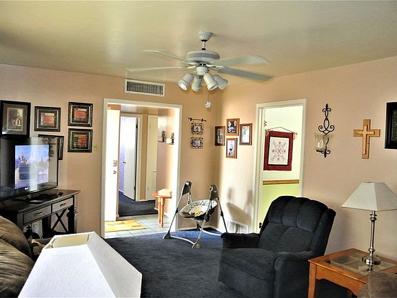2nd image of 909 S Ike Ave