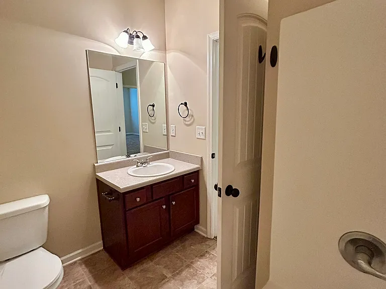 690 Oakside Pl — Photo 30