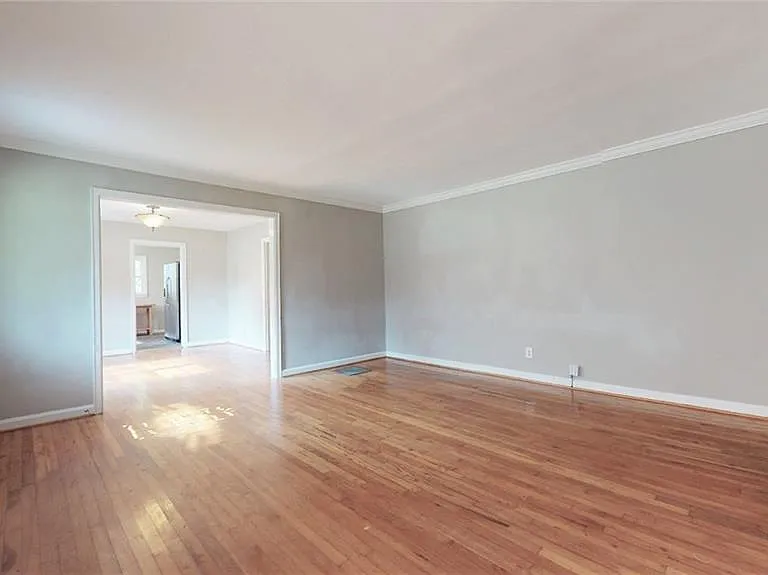 1674 Beacon Hill Blvd — Photo 4