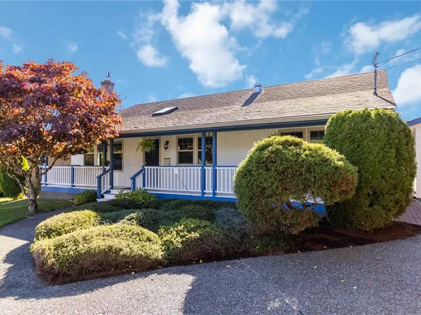 711 Miller Ave, Saanich, BC V8Z 3C9