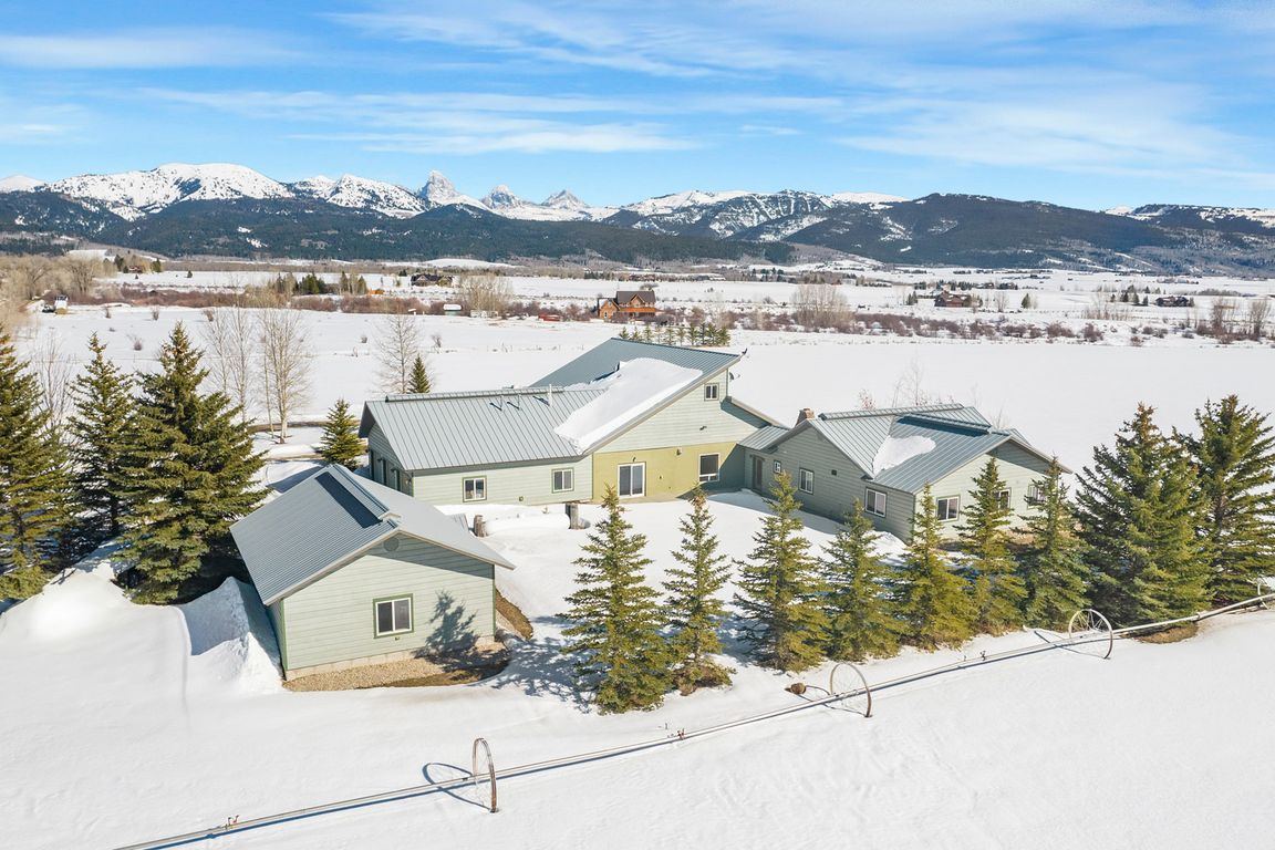 1 Home and Tetons