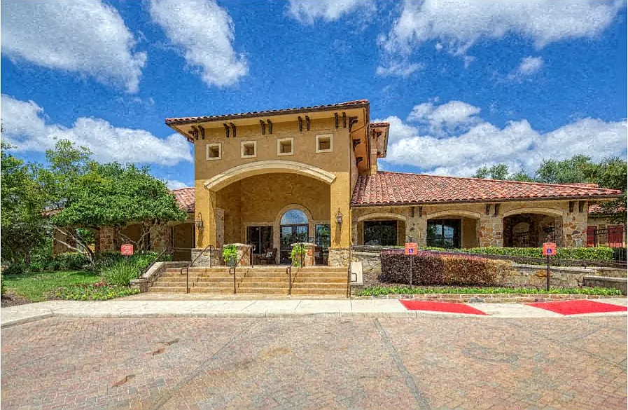 Montecristo Apartments — Photo 2