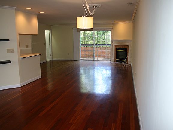 5th image of 6908 Fairfax Dr Unit 304