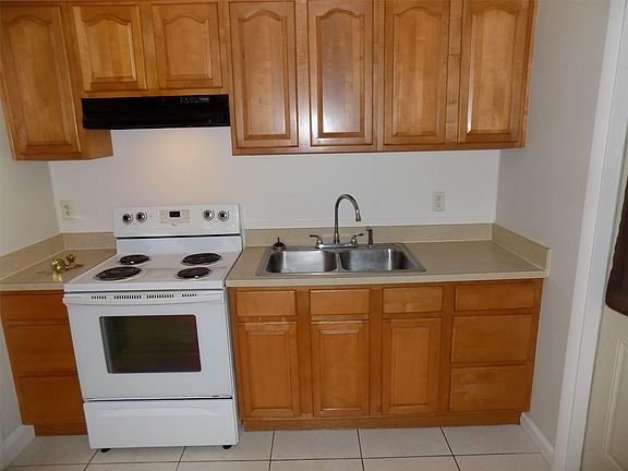 3rd image of 10717 Merida Dr