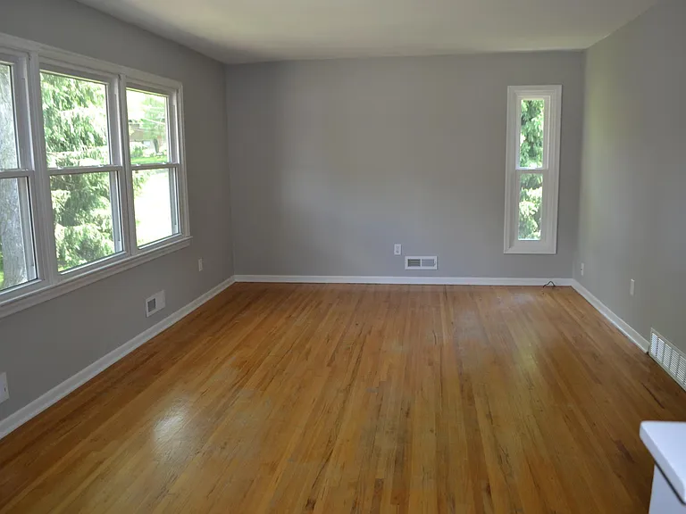 5738 Hamilton St — Photo 4