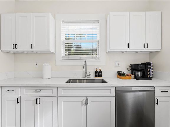 4th image of 1545 Palm Ave #1547