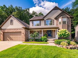1200 Walloon Way, Lake Orion, MI 48360