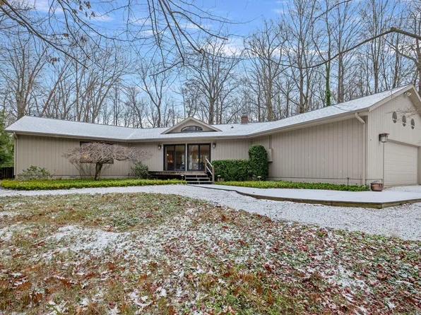 13649 Main Dr, Harbert, MI 49115