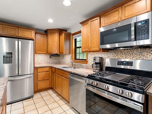 4th image of 195 Falmouth Road APT 10A