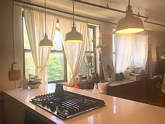 Rented by R New York