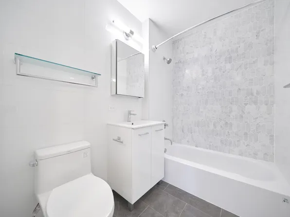 160 Riverside Boulevard image 11 of 11