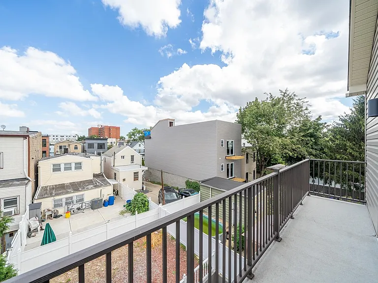 72 Charles St #2 — Photo 23