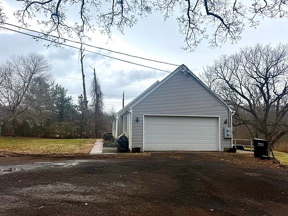 3rd image of 1257 Durham Rd