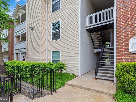 3rd image of 1539 Lincoln Way APT 201