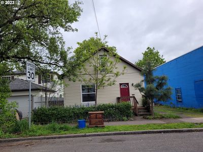 8121 SE Woodstock Blvd, Portland, OR, 97206