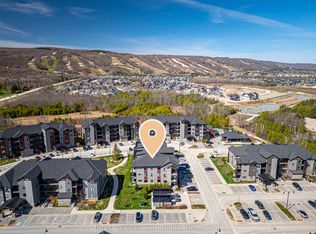 11 Beckwith Ln #102, The Blue Mountains, ON L9Y0C7