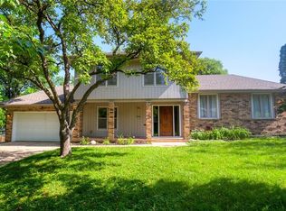 7505 Bryn Mawr Dr, Urbandale, IA 50322