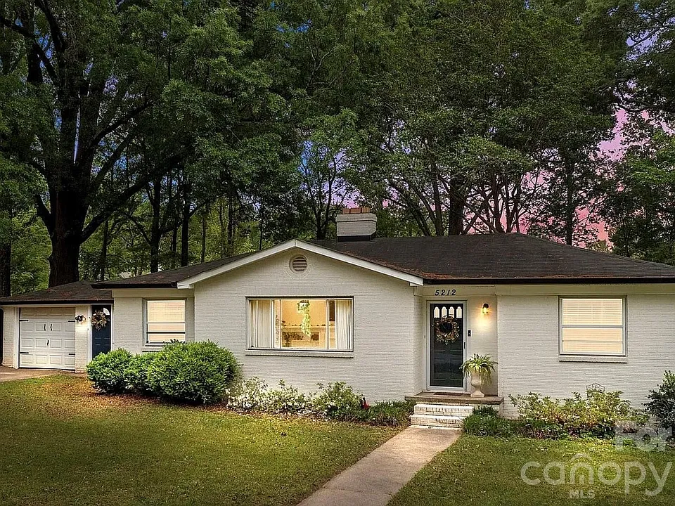 5212 Pine Dr