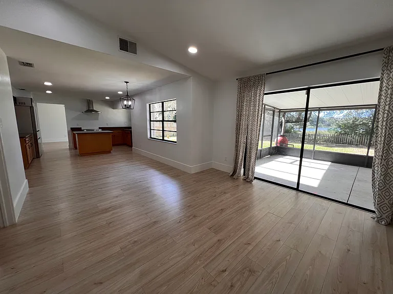 1352 Corner Oaks Dr — Photo 39