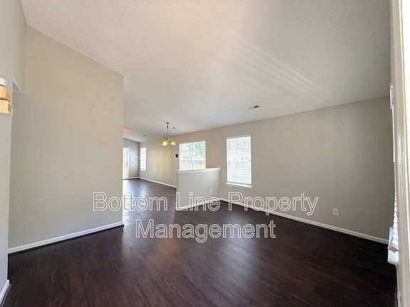 3rd image of 11822 Stewarts Crossing Dr