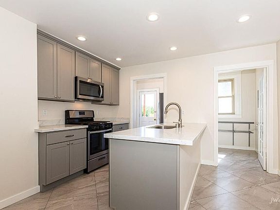 5th image of 4223 23rd St