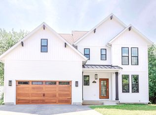 102 James Cir SE, Poplar Grove, IL 61065