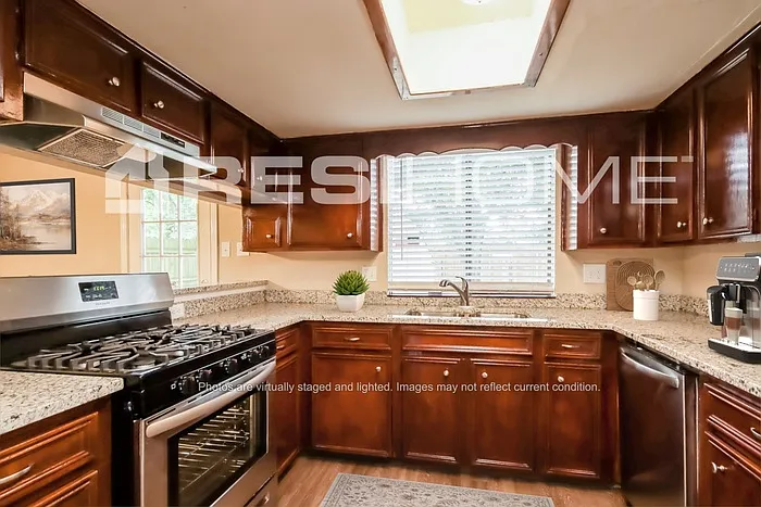 1807 Homebrook Dr — Photo 3