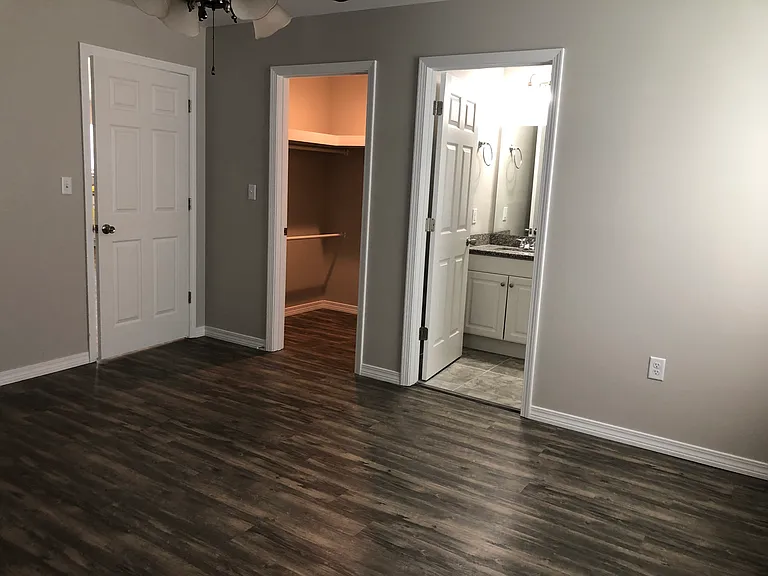 18 Linda Ln — Photo 8