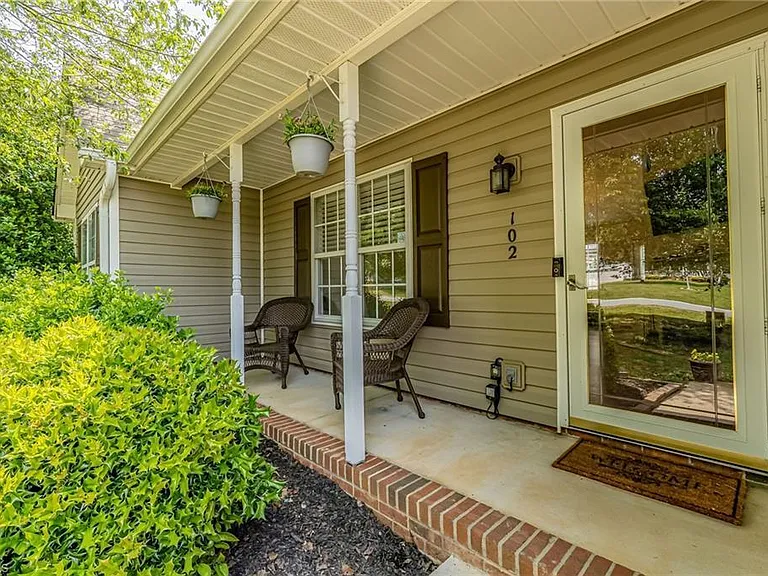 102 Tesi Ct — Photo 4