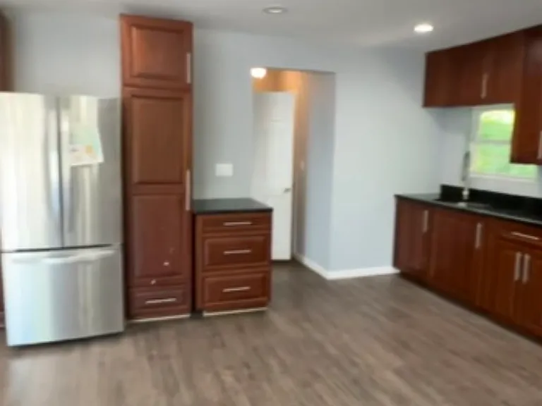 6913 Annapolis Rd — Photo 4