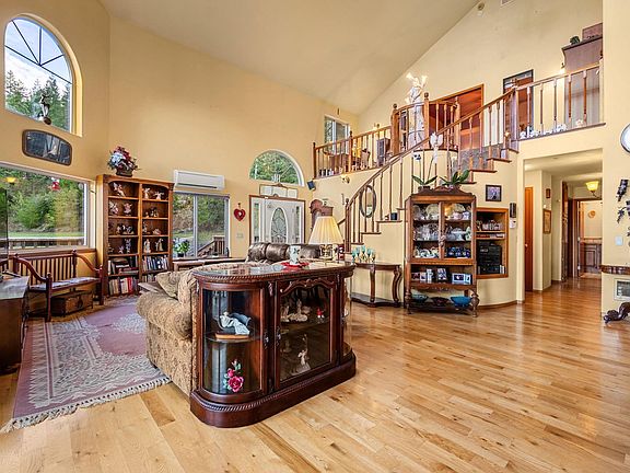 4th image of 1720 Ashford Rd