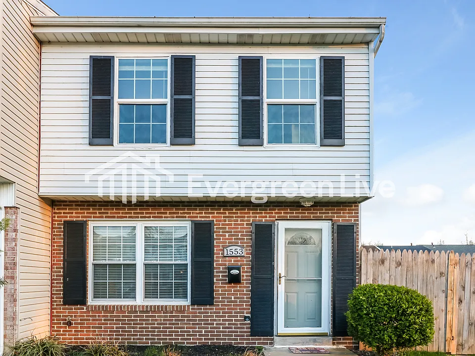 1553 Charlestown Dr