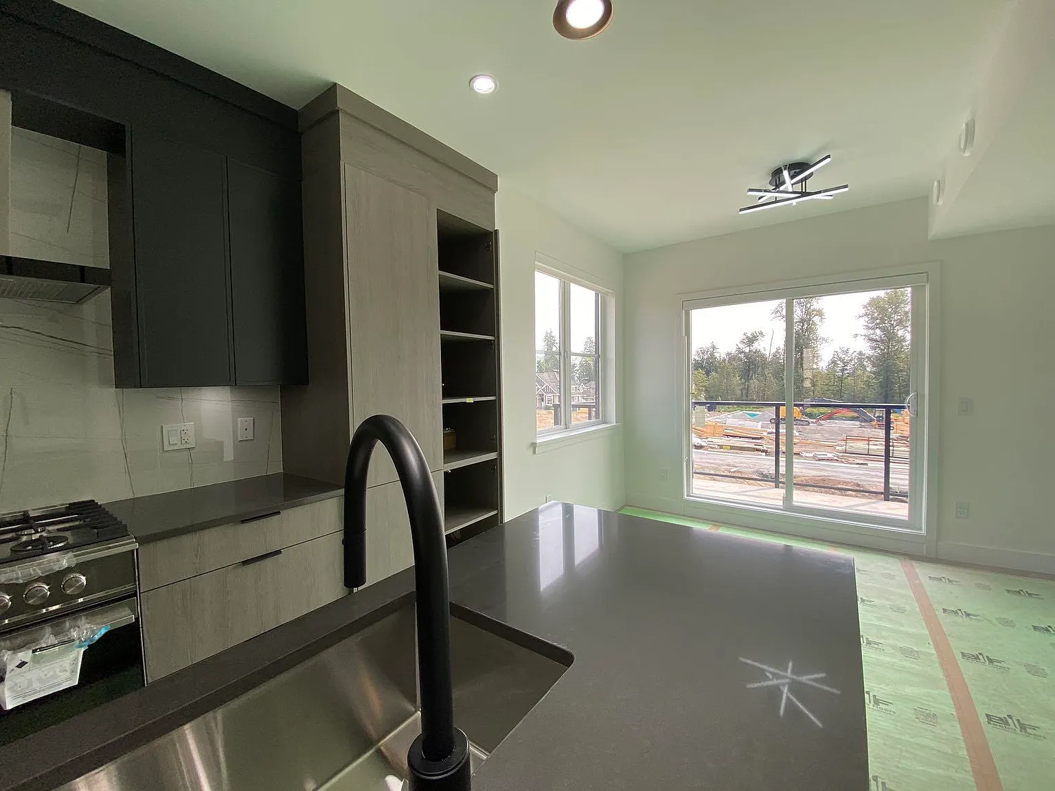 3 bed, 1512 sqft, $3,200 — Photo 4