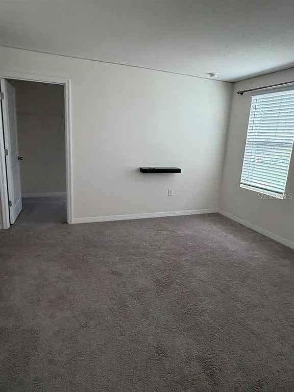 5 bed, 3.0 bath, 2481 sqft, $2,500 — Photo 2