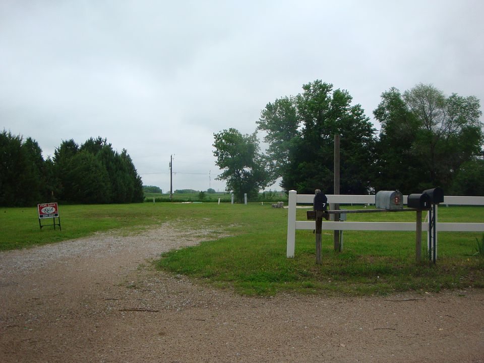 2nd image of 17-18 Wade Addition Dr. 27